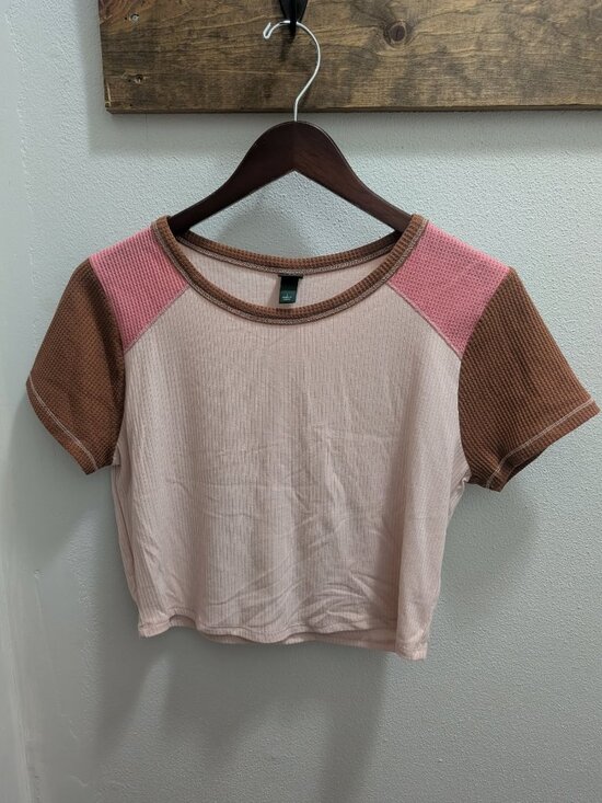 wild fable Tops - *10/$25* Women's Wild Fable Ribbed/Waffle Knit Crop Tee - Size Large